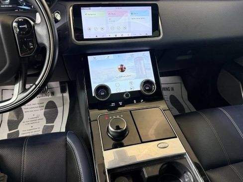 Used 2018 Land Rover Range Rover Velar R-Dynamic SE AWD/4WD image 38
