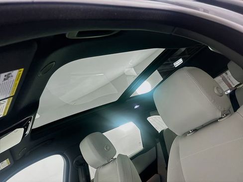 Used 2026 Land Rover Range Rover Velar Dynamic SE image 14