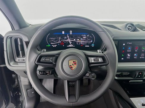 New 2025 Porsche Cayenne image 12