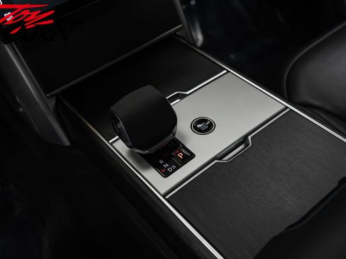 Used 2024 Land Rover Range Rover SE image 35