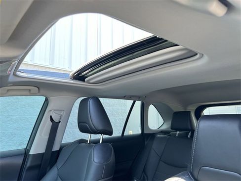 Used 2023 Toyota RAV4 XLE Premium image 18