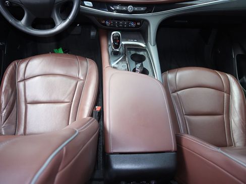Used 2018 Buick Enclave Avenir w/ Avenir Technology Package FWD image 8