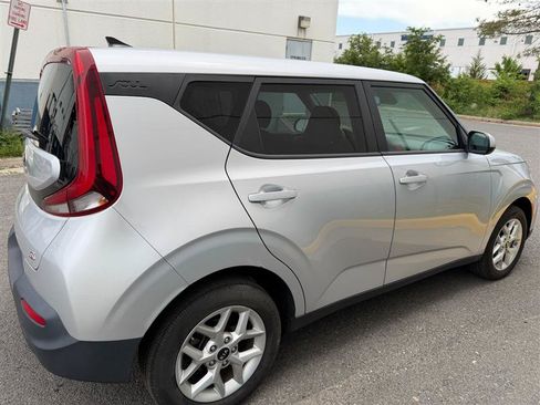 Used 2020 Kia Soul S FWD image 14