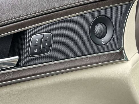 Used 2020 Lincoln Nautilus Reserve w/ Equipment Group 201A image 15