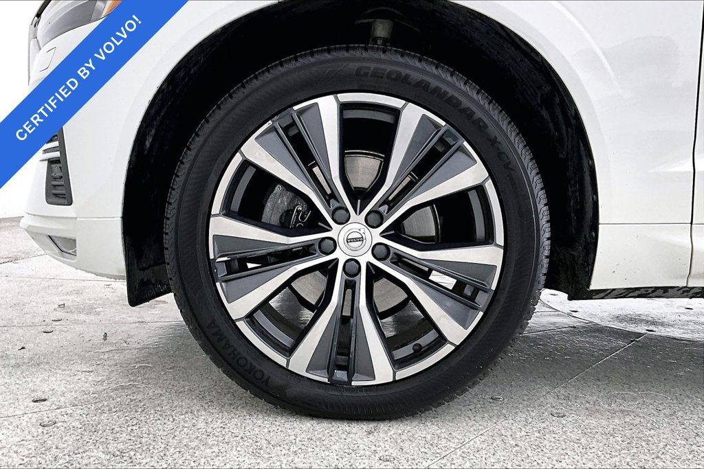 Used 2022 Volvo XC60 B5 Momentum w/ Climate Package AWD/4WD image 7