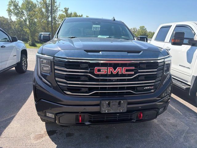 Used 2022 GMC Sierra 1500 AT4 w/ AT4 Premium Package AWD/4WD image 5