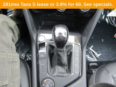 New 2024 Volkswagen Taos SE AWD/4WD image 24