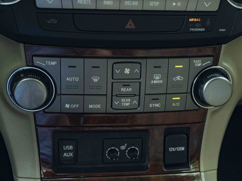 Used 2012 Toyota Highlander Limited FWD image 33