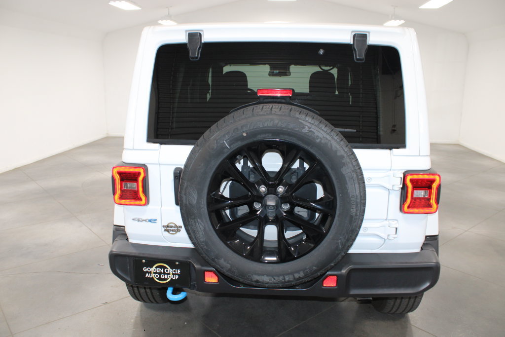 Used 2024 Jeep Wrangler Unlimited Sahara AWD/4WD image 8