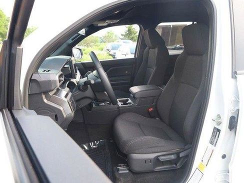 Used 2025 Toyota 4Runner SR5 AWD/4WD image 8