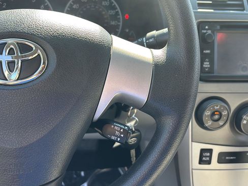 Used 2013 Toyota Corolla LE FWD image 28