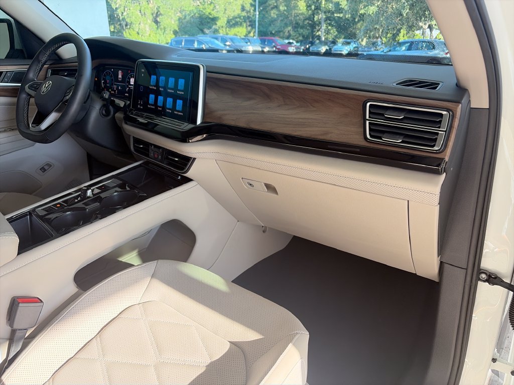Certified 2024 Volkswagen Atlas SE w/ Panoramic Sunroof Package FWD image 31