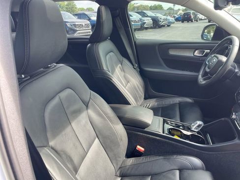 Used 2023 Volvo XC40 B5 Plus w/ Protection Package Premier image 75