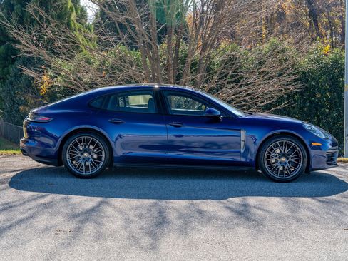 Certified 2023 Porsche Panamera Platinum Edition image 8