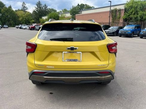 Used 2025 Chevrolet Trax ACTIV w/ Sunroof Package FWD image 6