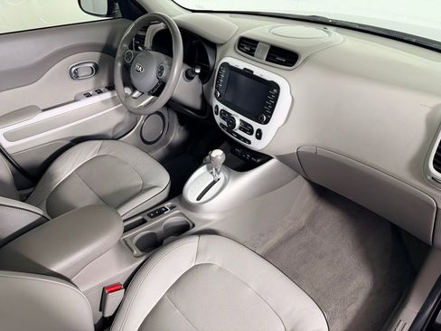 Used 2017 Kia Soul EV + w/ Sun & Fun Package image 34