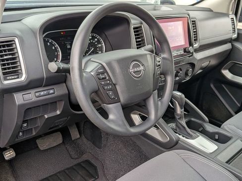Used 2024 Nissan Frontier SV w/ Tow Package RWD image 32