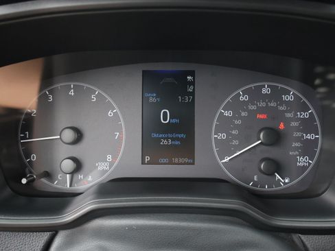 Used 2025 Toyota Corolla SE FWD image 36