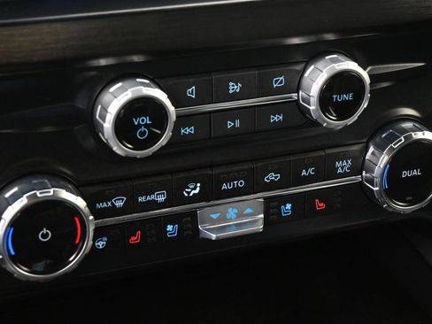 Used 2024 Ford F250 Lariat w/ Lariat Ultimate Package AWD/4WD image 26