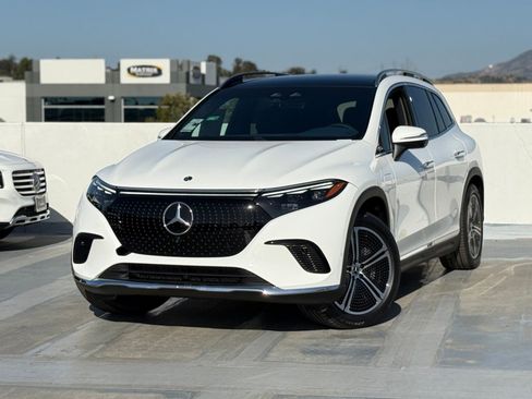 New 2026 Mercedes-Benz EQS 400 4MATIC SUV image 2