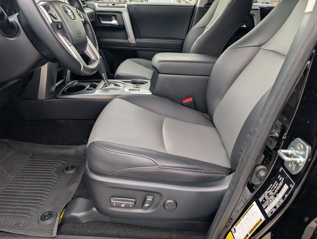 Used 2023 Toyota 4Runner SR5 Premium w/ Moonroof Package RWD image 12