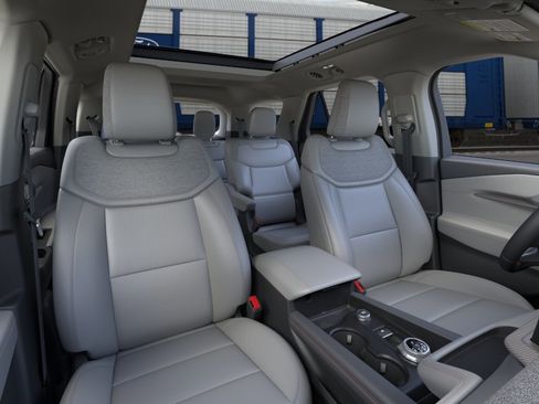 New 2026 Ford Explorer Active AWD/4WD image 11