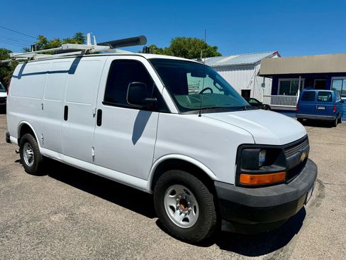 Used 2017 Chevrolet Express 2500 image 7
