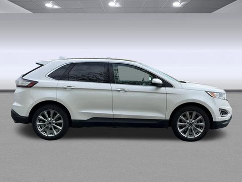 Used 2017 Ford Edge Titanium w/ Equipment Group 301A AWD/4WD image 7
