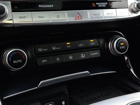 Used 2023 Kia Stinger GT2 image 16