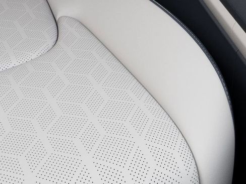 New 2026 Kia Carnival EX image 24