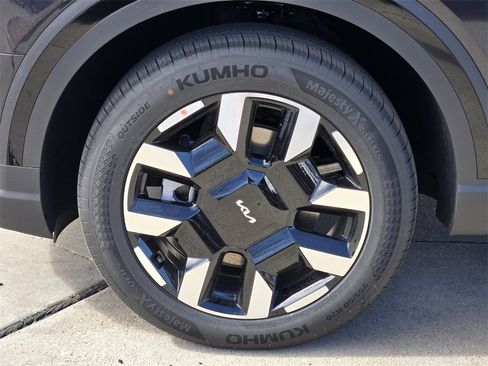 New 2027 Kia Telluride S image 8