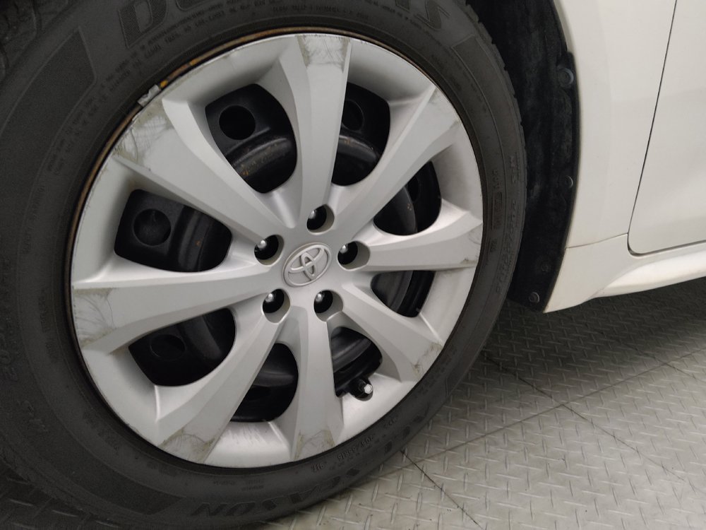 Used 2021 Toyota Corolla LE FWD image 31