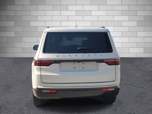 Used 2022 Jeep Wagoneer Series III w/ Premium Group I image 4