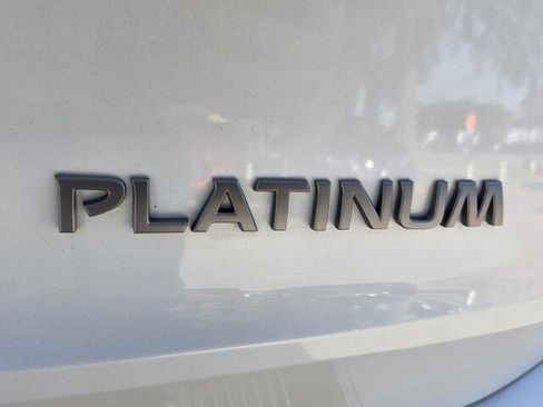 Certified 2024 Nissan Rogue Platinum image 17