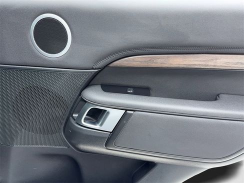 Used 2020 Land Rover Discovery HSE image 57