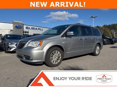Used 2016 Chrysler Town & Country Limited w/ Trailer Tow Group
