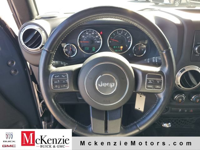 Used 2017 Jeep Wrangler Unlimited Sahara w/ Connectivity Group AWD/4WD image 9