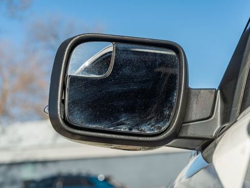 Used 2018 Ford Explorer XLT w/ Equipment Group 202A image 10