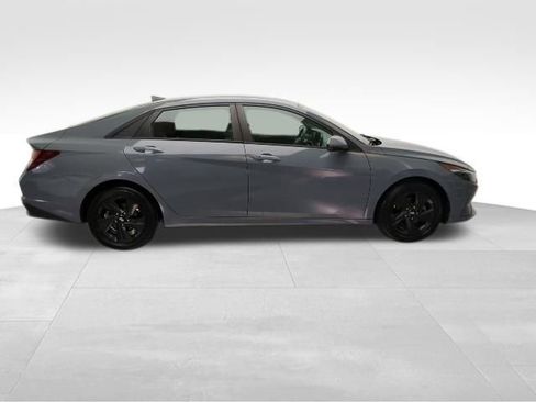 Used 2021 Hyundai Elantra SEL FWD image 9