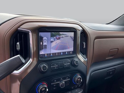 Used 2019 Chevrolet Silverado 1500 High Country w/ Technology Package RWD image 26
