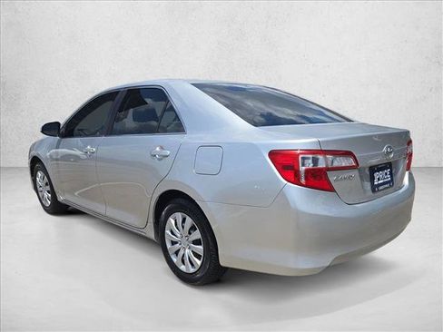 Used 2013 Toyota Camry LE FWD image 7