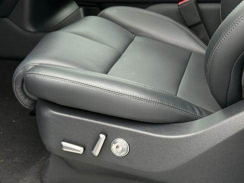 New 2026 Lincoln Navigator L Reserve AWD/4WD image 21