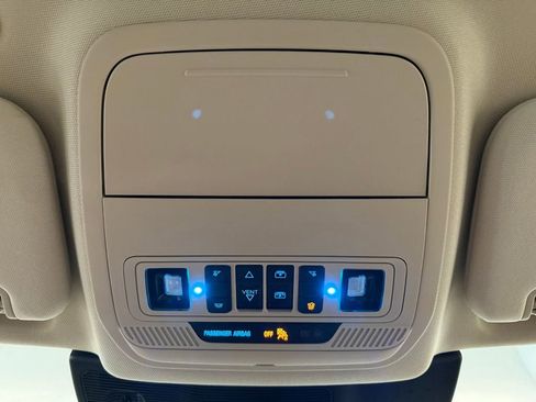 Used 2023 Ford Explorer XLT w/ Equipment Group 202A AWD/4WD image 32