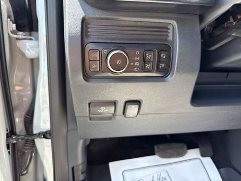 Used 2025 Ford F250 Lariat w/ Black Appearance Package AWD/4WD image 16