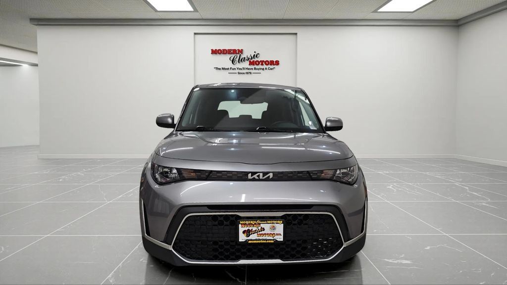 Used 2023 Kia Soul LX w/ Option Group 015 FWD image 2