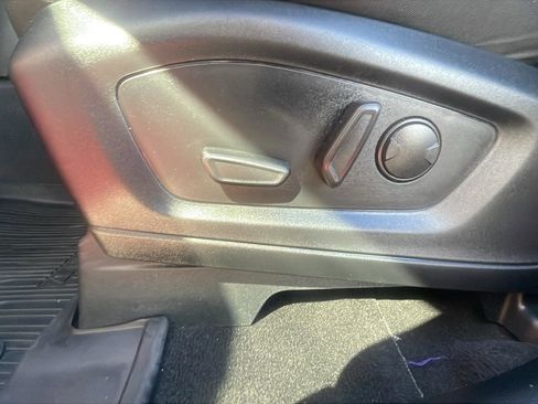 Used 2023 Ford Explorer XLT w/ Class IV Trailer Tow Package image 18