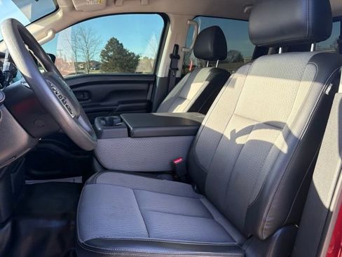 Used 2018 Nissan Titan S image 13