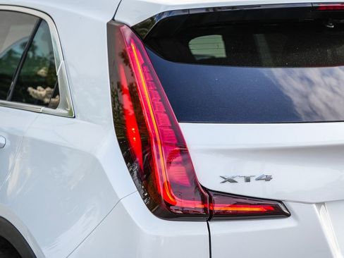Used 2023 Cadillac XT4 Premium Luxury FWD image 9