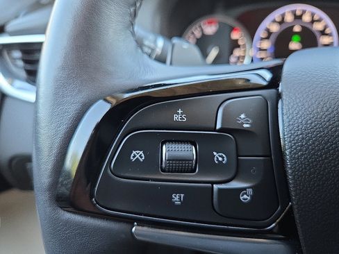 Used 2024 Buick Enclave Avenir w/ Avenir Technology Package image 20