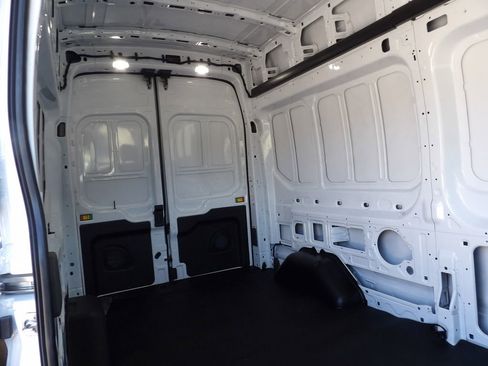 Used 2023 Ford Transit 250 image 28